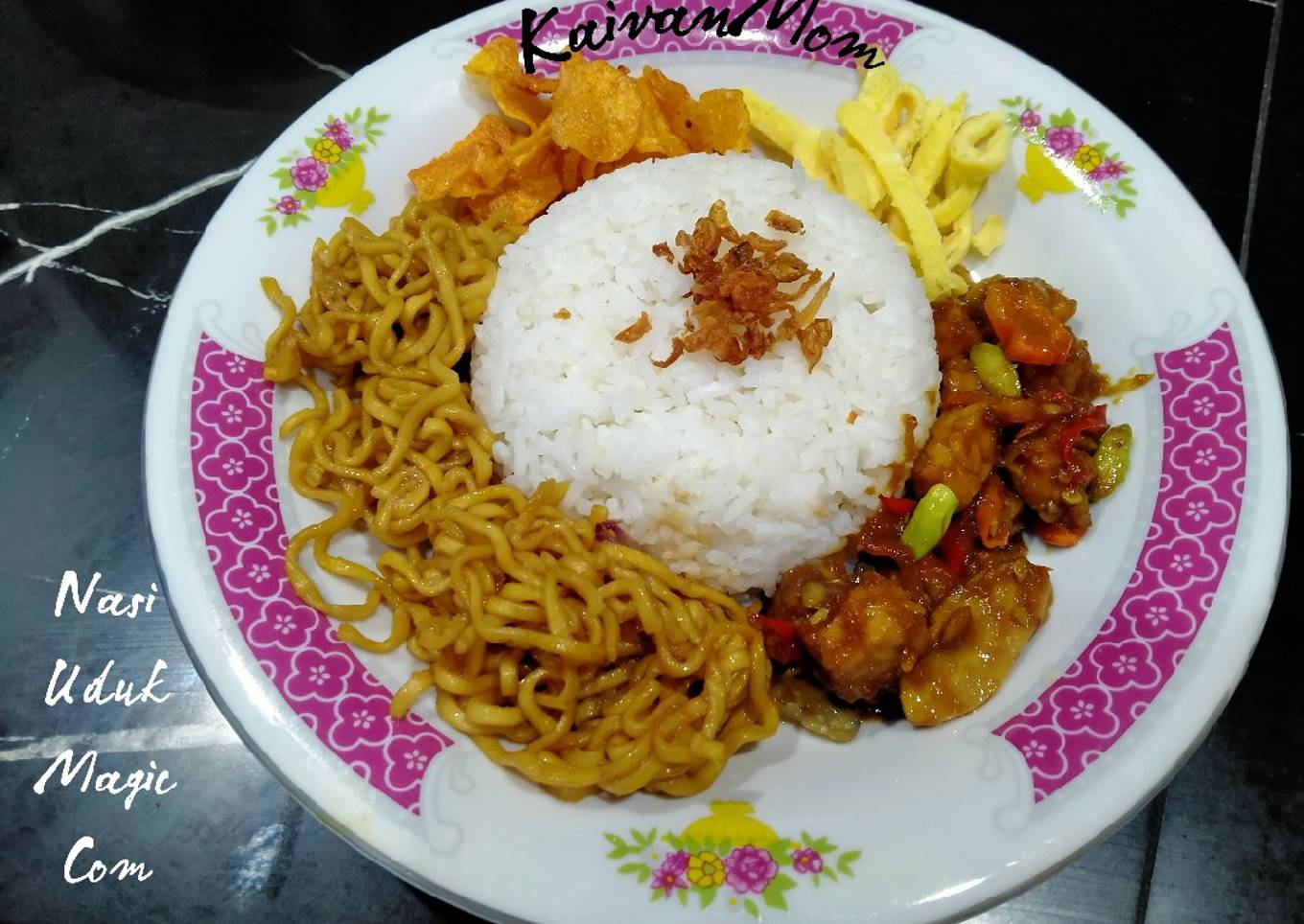19. Nasi Uduk Magic Com