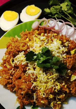 A picture of Egg pulav.
