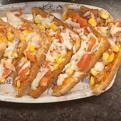 A picture of Bread Pizza.