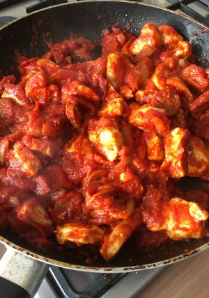 A picture of Chicken and chorizo.