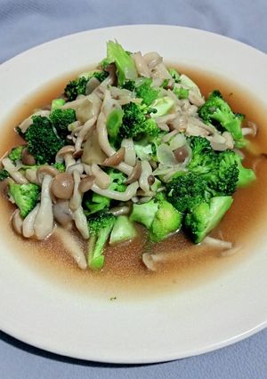 Foto resep Tumis jamur shimeji dan brokoli