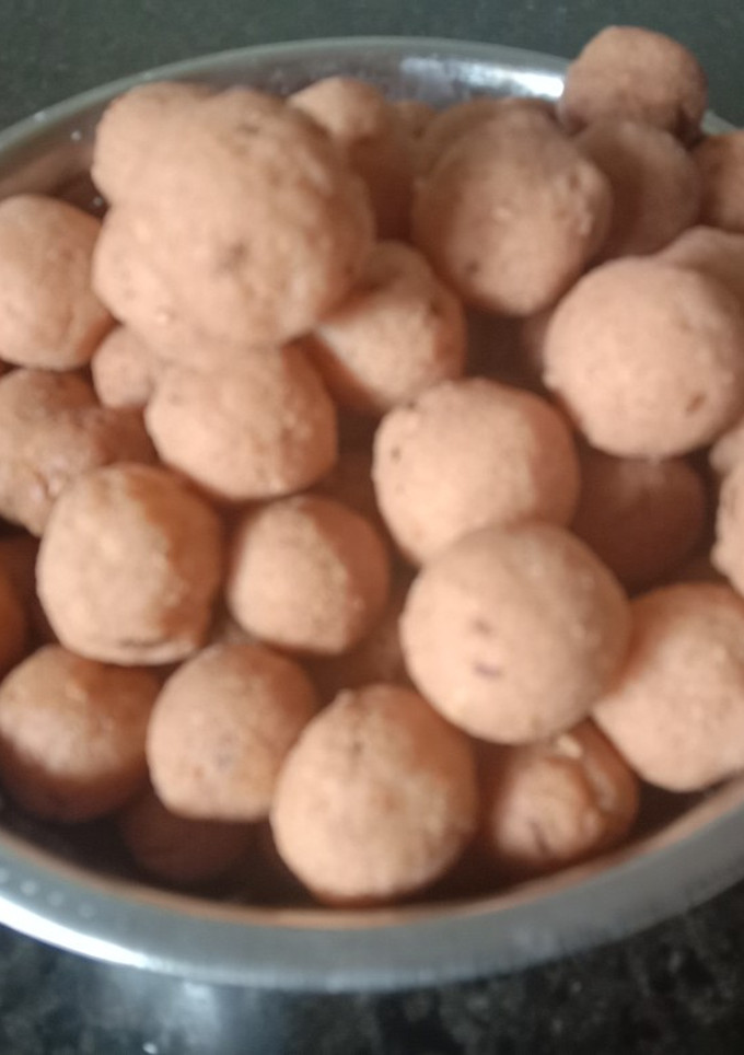 தேங்காய் சீடை செய்முறை முக்கிய புகைப்படம்