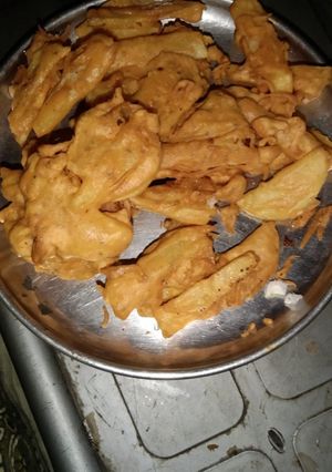 आलू के पकौड़े (aloo ke pakode recipe in Hindi) रेसिपी मुख्य फोटो