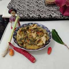 A picture of Semur Daun Singkong Kaki Ayam.