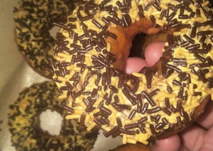 Resep Donat meses cokelat kacang yang Lezat