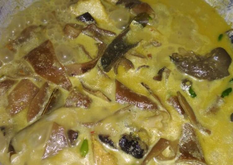 Kikil kambing santan