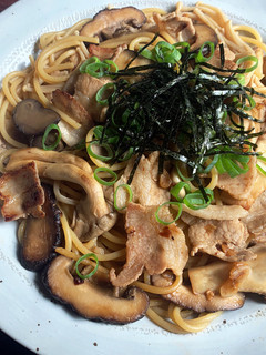 A picture of Asian Mushroom & Pork Spaghetti with Garlic Butter Soy Sauce.