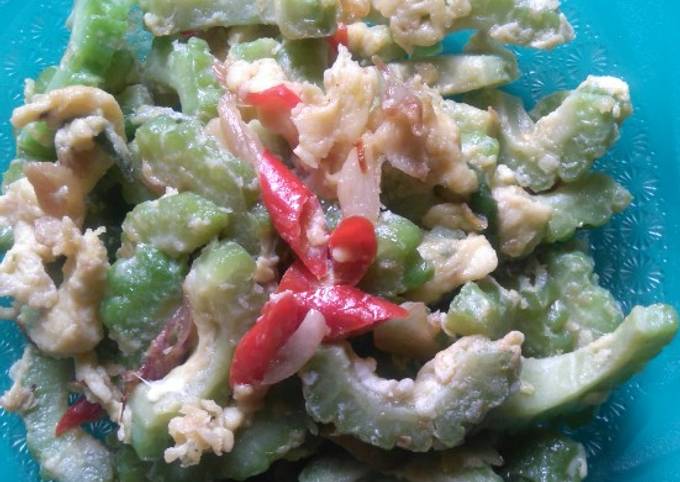 Anti Ribet, Membuat Oseng pare telor Rumahan