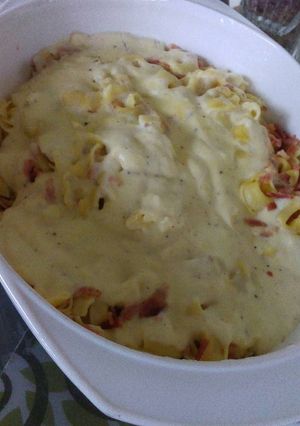 Una foto de Tortellini con queso y bacon
