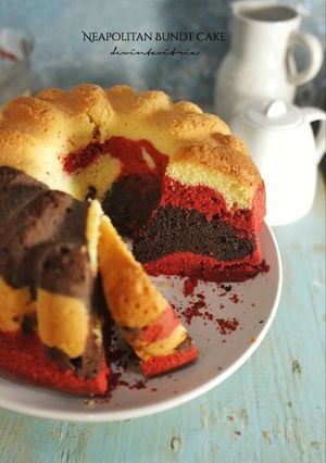 Foto resep Neapolitan Bundt Cake (Vanilla, Choco, Red Velvet)