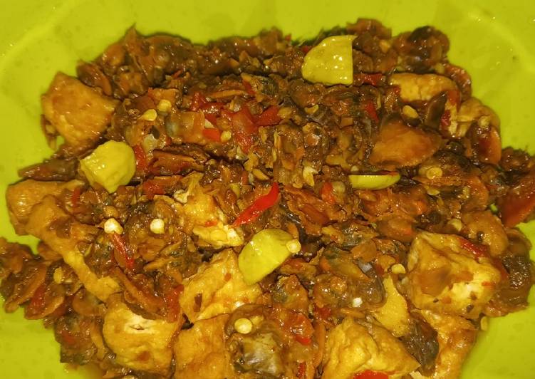 Bagaimana Menyiapkan Sambal Goreng Tudai Pete yang Menggugah Selera