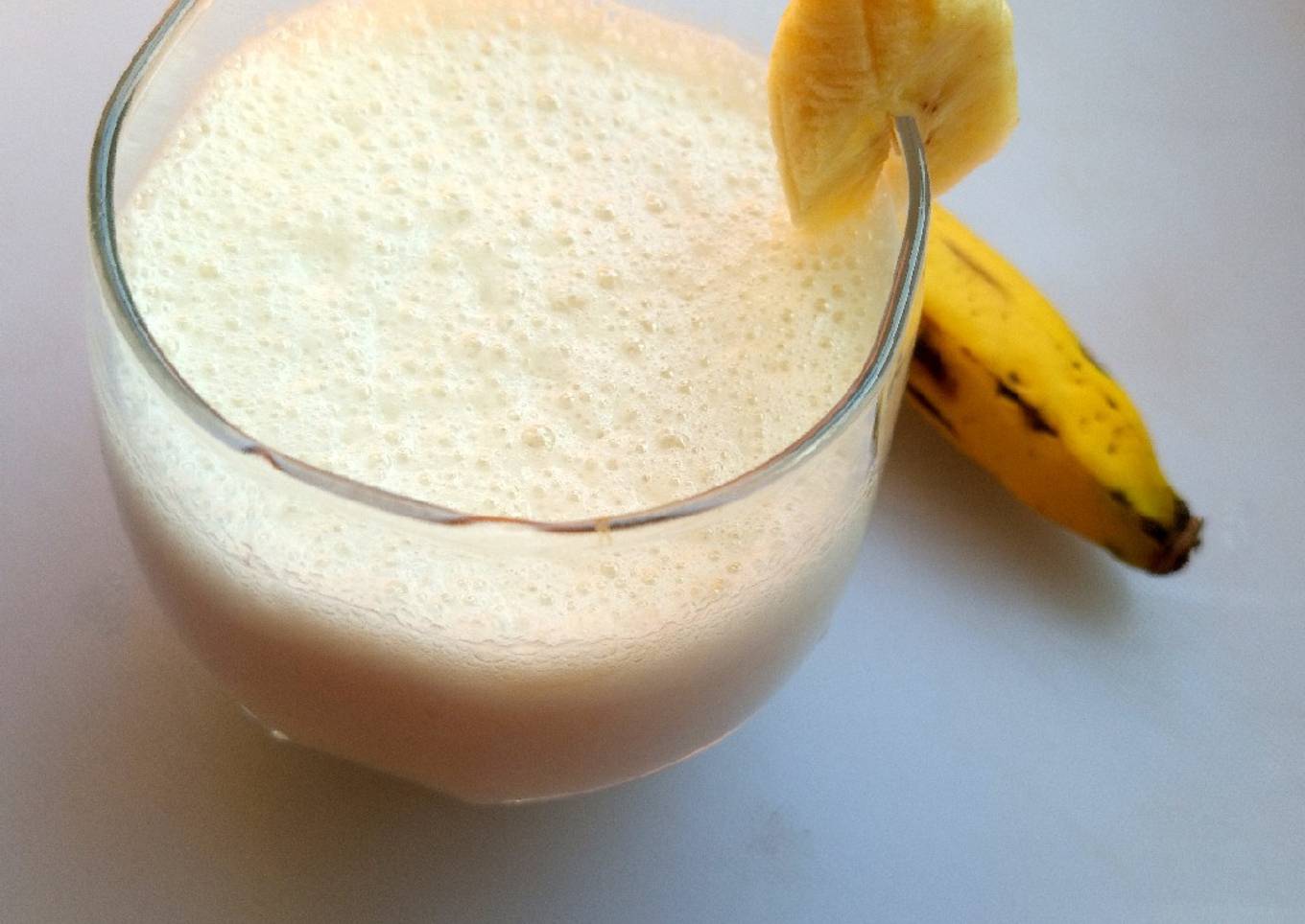 Banana milkshake