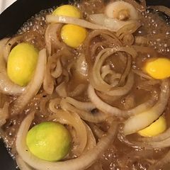 A picture of California Farm Instant Sweet and Sour Onion Pickles.