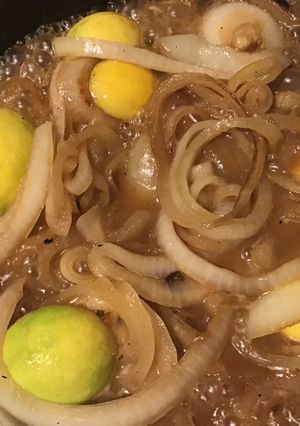 A picture of California Farm Instant Sweet and Sour Onion Pickles.