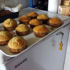 A picture of Vanilla cupcakes.