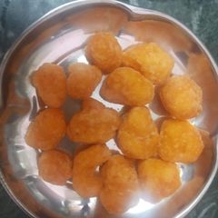 A picture of Namak pare.