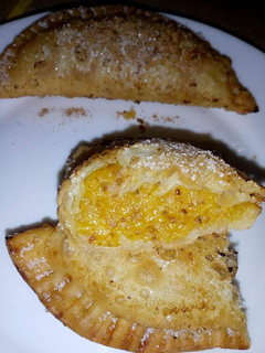 Una foto de Trucha de batata y almendras a la Canaria