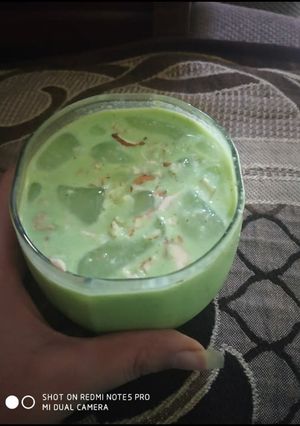 A picture of Kiwi refreshing juice.
