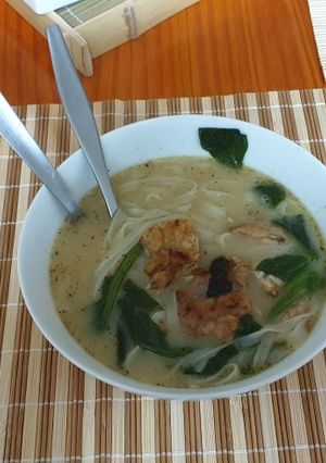 Una foto de Ramen de pollo
