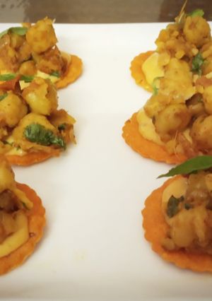 A picture of Tawa Chana Canape.