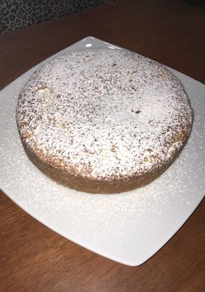 Una foto de Torta húmeda de manzana (sin grasa)