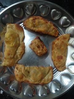 மொரு மொரு கோதுமை மோமோஸ் (Kothumai momos recipe in tamil) செய்முறை முக்கிய புகைப்படம்