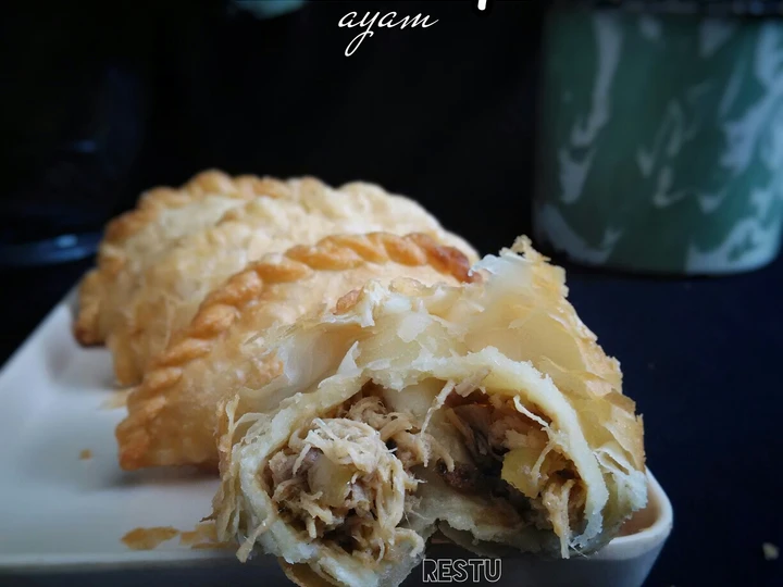 Langkah Gampang Membikin Resep Pastel Lapis Isi Ayam Suwir yang Uenak Anti Ribet, Bikin Ngiler