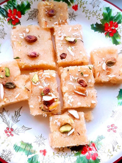 रवा बर्फी (Rava Barfi recipe in hindi) रेसिपी मुख्य फोटो