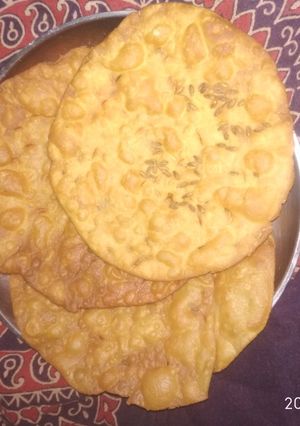 જીરા પૂરી (Jeera Poori Recipe In Gujarati) રેસીપી મુખ્ય ફોટો