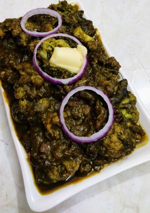 ধাবা স্টাইল পালং ফুলকপি(dhaba style palak fulkopi recipe in Bengali) রেসিপির প্রধান ছবি