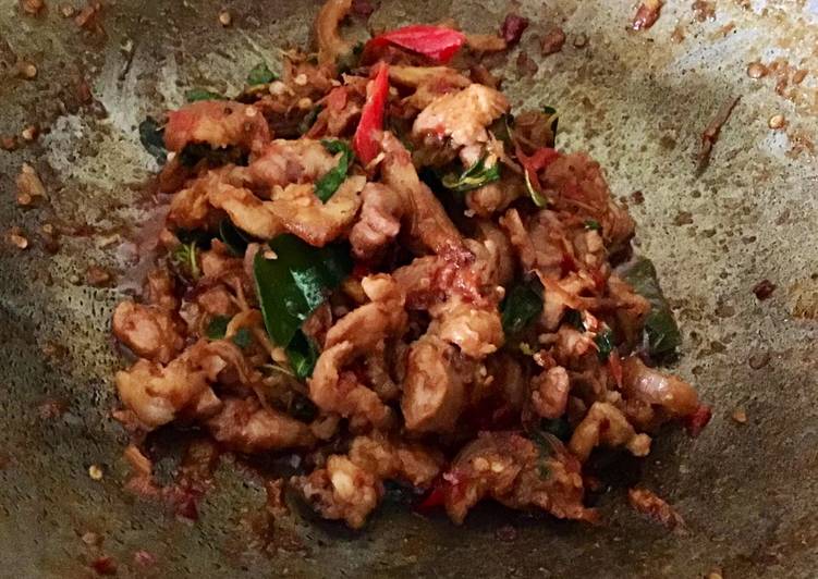 ผัดเผ็ดขาหมู