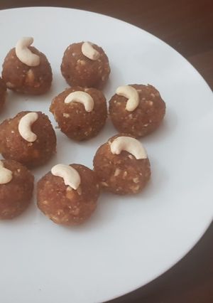 A picture of Healthy coconut laddu.