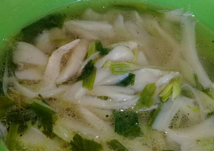 Resep Sop jamur tiram (mudah dan enak) yang Bisa Manjain Lidah