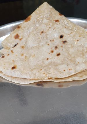 બેપડી રોટલી(Be Padi Rotli Recipe In Gujarati) રેસીપી મુખ્ય ફોટો