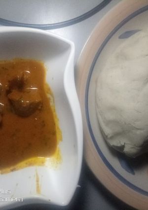 A picture of Ogbolour soup and pounded yam.