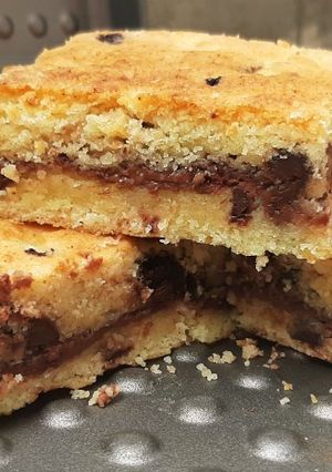 Una foto de CUADRADITOS COOKIES RELLENOS DE Nutella!