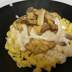 A picture of Chicken Stroganoff.