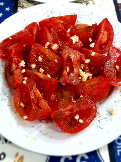 Una foto de Tomate al ají 🍅🧄