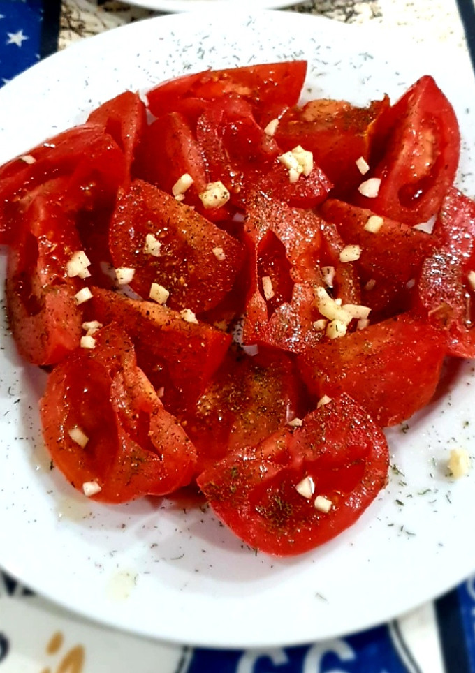 Una foto de Tomate al ají 🍅🧄