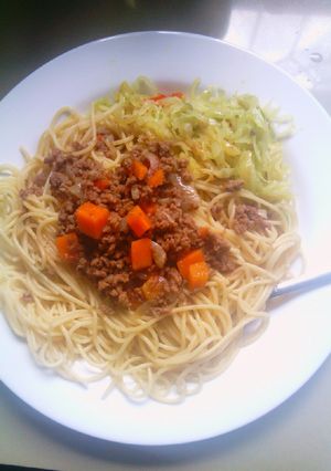 A picture of Spaghetti With Minced Meat and Cabbage.