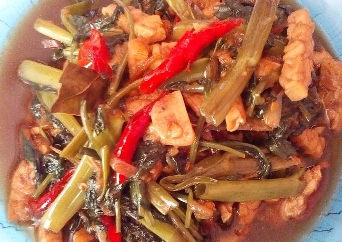 Bagaimana Menyiapkan Tumis kangkung,tempe terasi nikmat yang Sempurna
