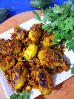 ભરેલ પરવળ નુ શાક (Stuffed Parwal Sabji Recipe in Gujarati) રેસીપી મુખ્ય ફોટો