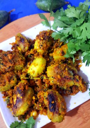 ભરેલ પરવળ નુ શાક (Stuffed Parwal Sabji Recipe in Gujarati) રેસીપી મુખ્ય ફોટો