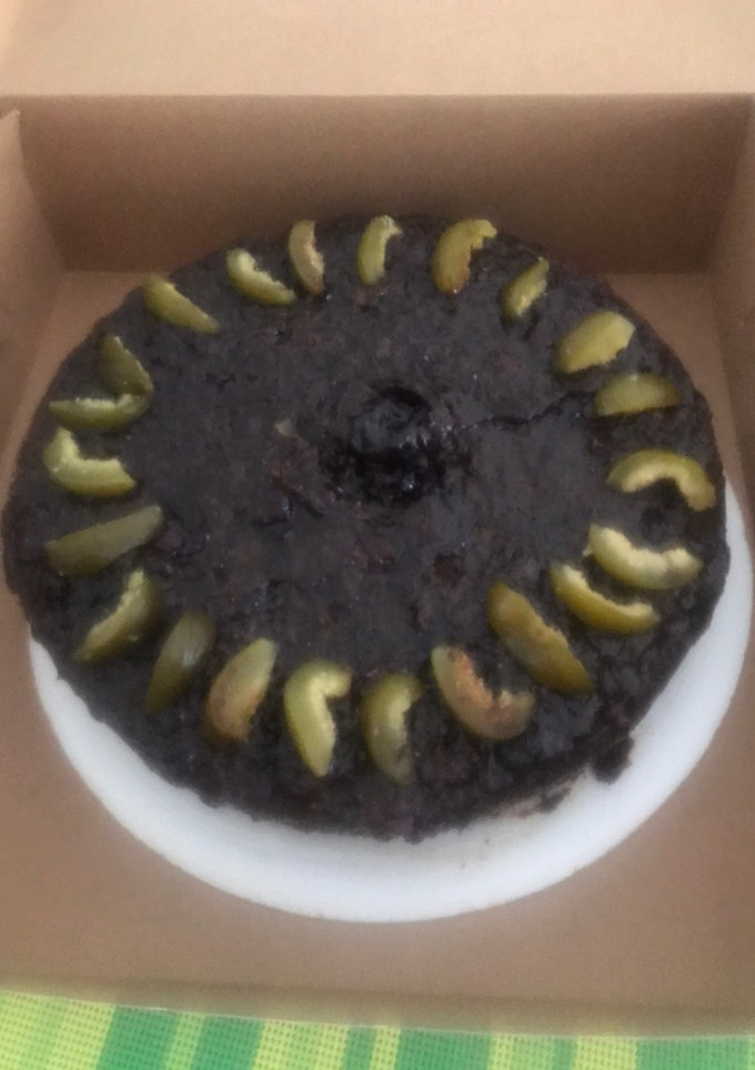 Una foto de Torta envinada de ciruelas