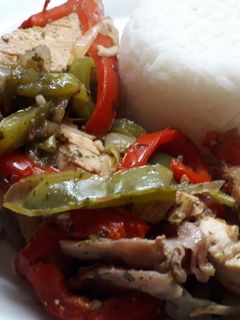 Una foto de Fajitas de Pollo Dos Colores