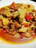 Volteado de Papas y Ahogado de Carne molida de Res y Repollo