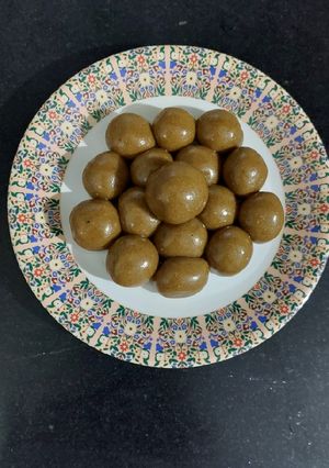 સૂંઠ ગંઠોડા પાઉડર ગોળી (Dry Ginger Long Pepper Powder Goli Recipe In Gujarati) રેસીપી મુખ્ય ફોટો