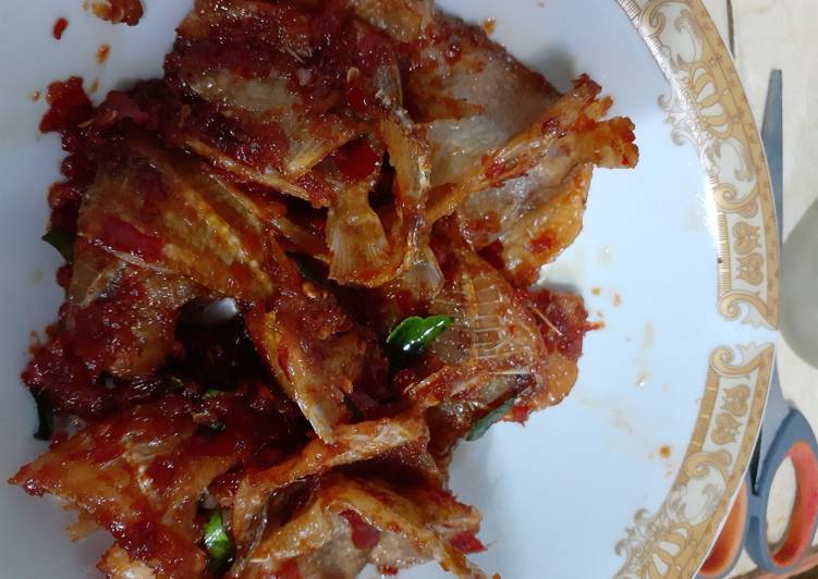 Ikan asin pedas manis