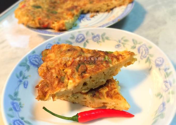 Resep Omelet Indomie Telur Oleh Melisa Winatamarjito Cookpad