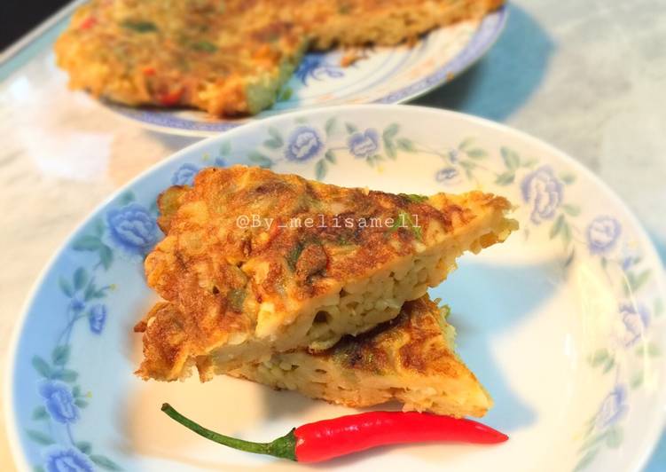 Omelet indomie telur